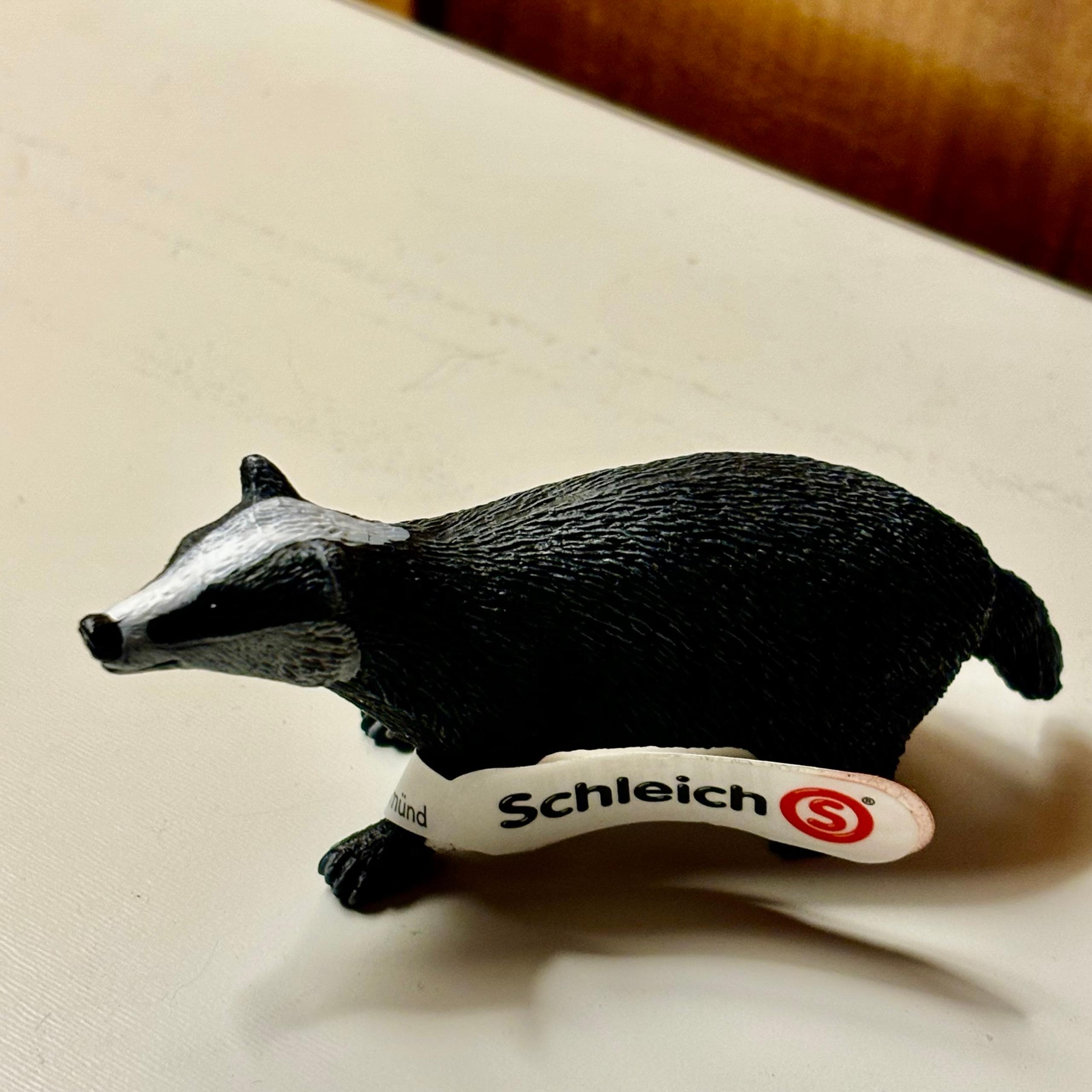 Schleich Badger action figure Wildlife Collection
