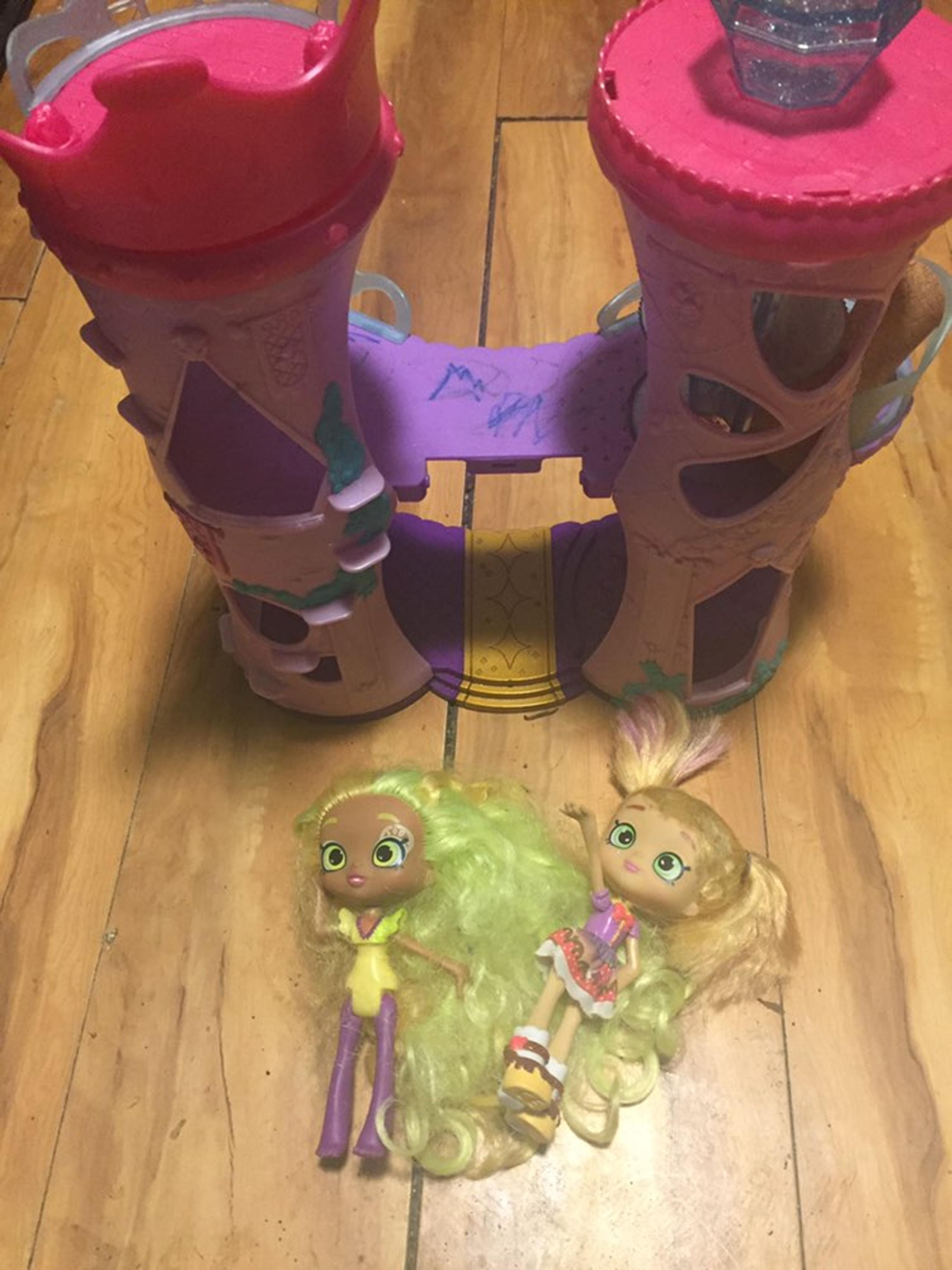 Shopkins castle and dolls