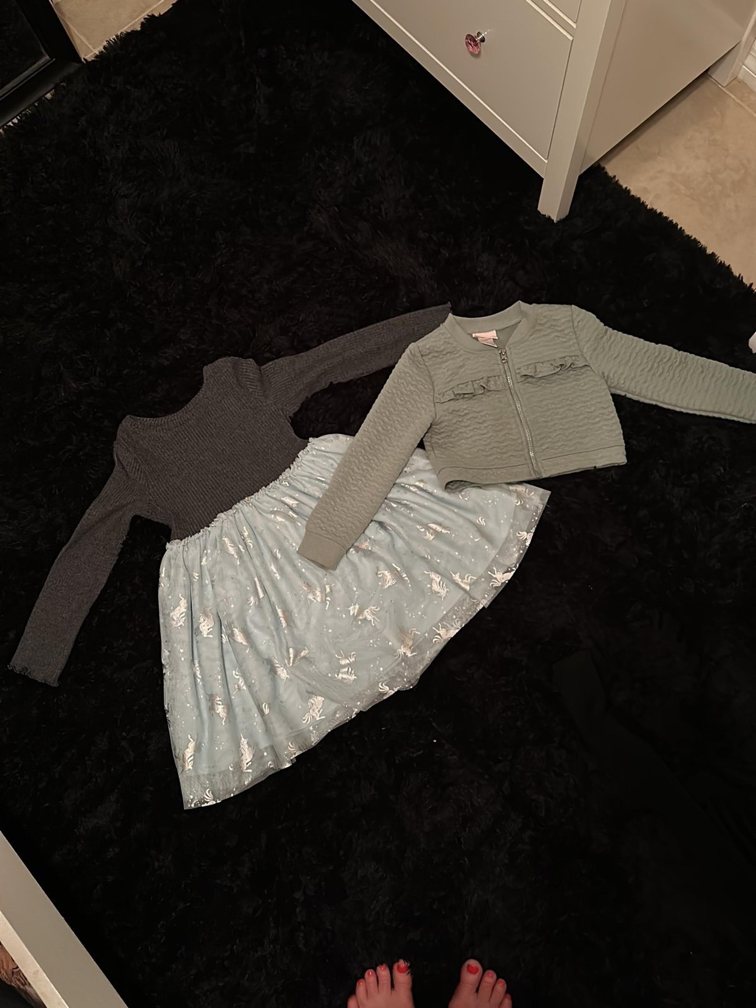 Adorable little girl dress, only wore for an xmadpicture, size 6X - jacket new