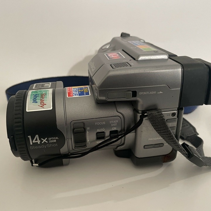 Sony Mavica MVC-FD91 Digital Camera