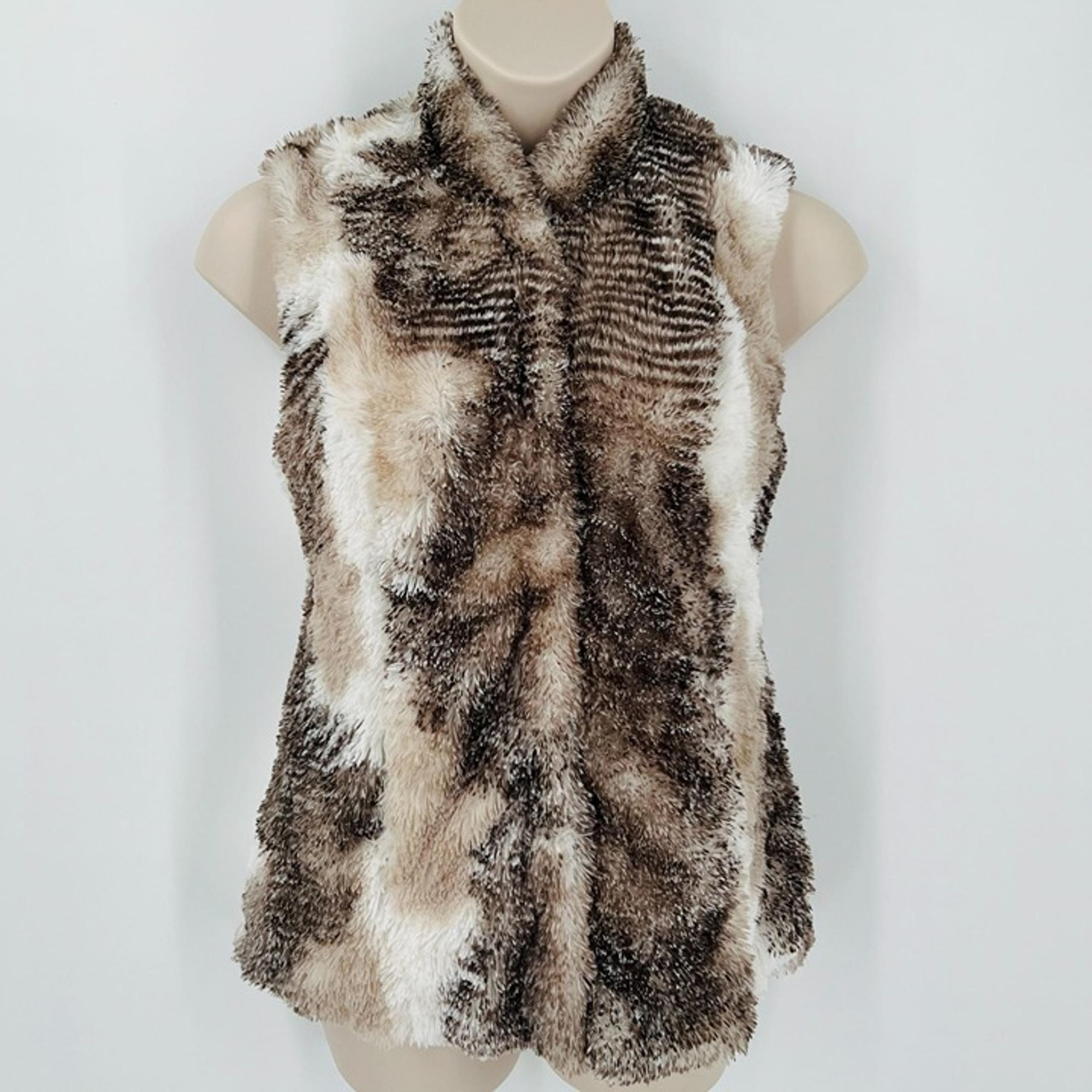 Cabi Aspen Faux Fur Full Zip Vest Size S Women's Winter