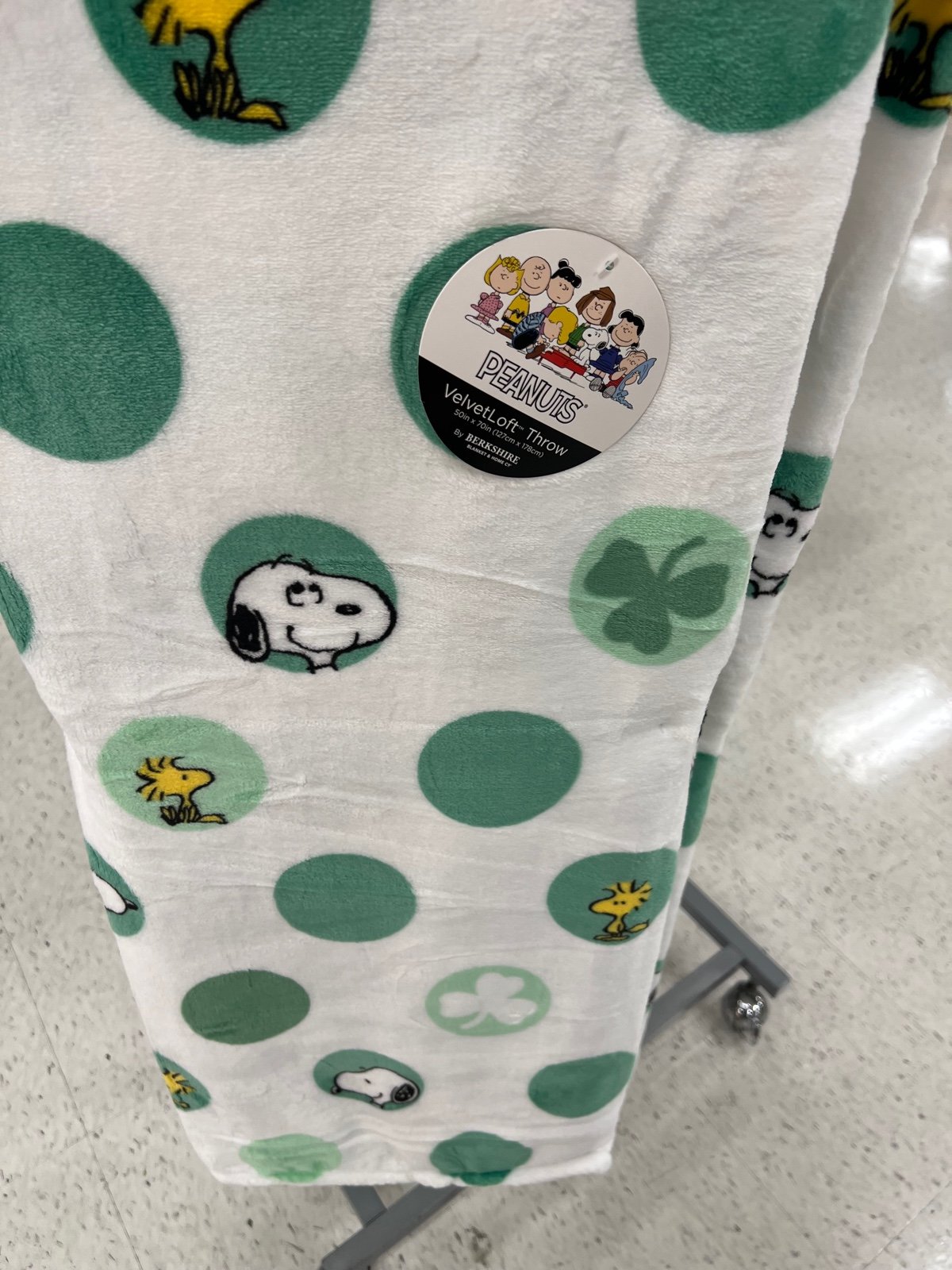 Snoopy Peanuts St Patrick’s throw !
