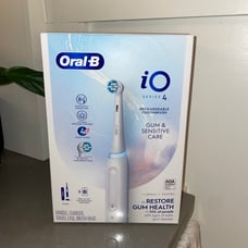 Oral-B iO4 Gum & Sensitive Electronic Toothbrush - White