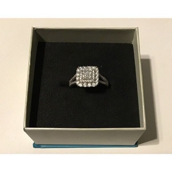 Gorgeous New 3.8 Ct. Genuine White Sapphire Cluster Ring Sz 8