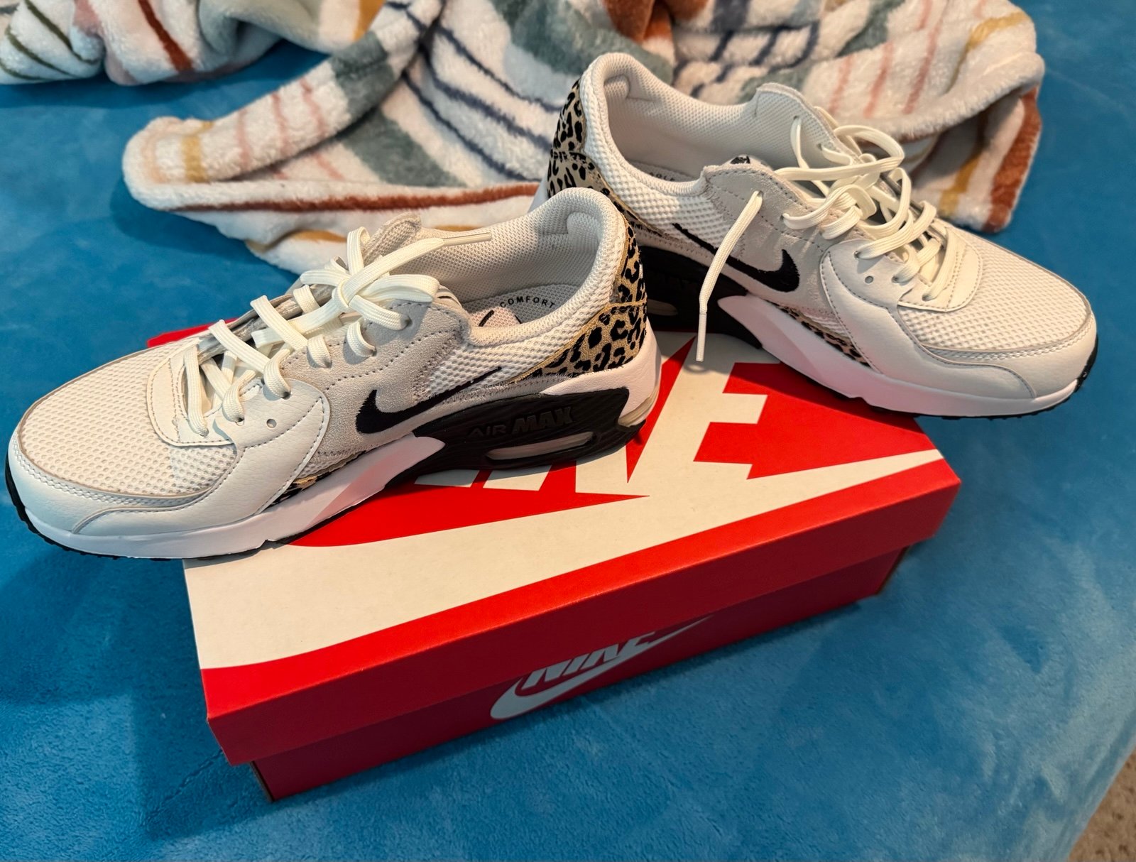 Women’s Nike size 8