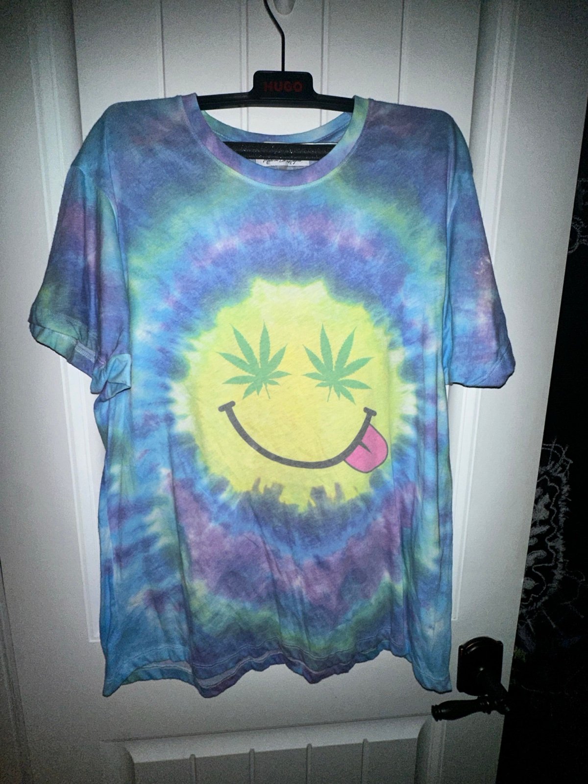 WildFox Mr Trevor Smiley T shirt size large