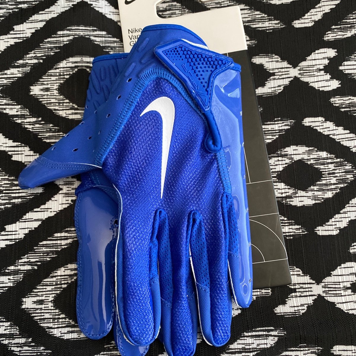Nike Vapor Jet 7.0 Football Gloves (1 Pair) Men’s Size S