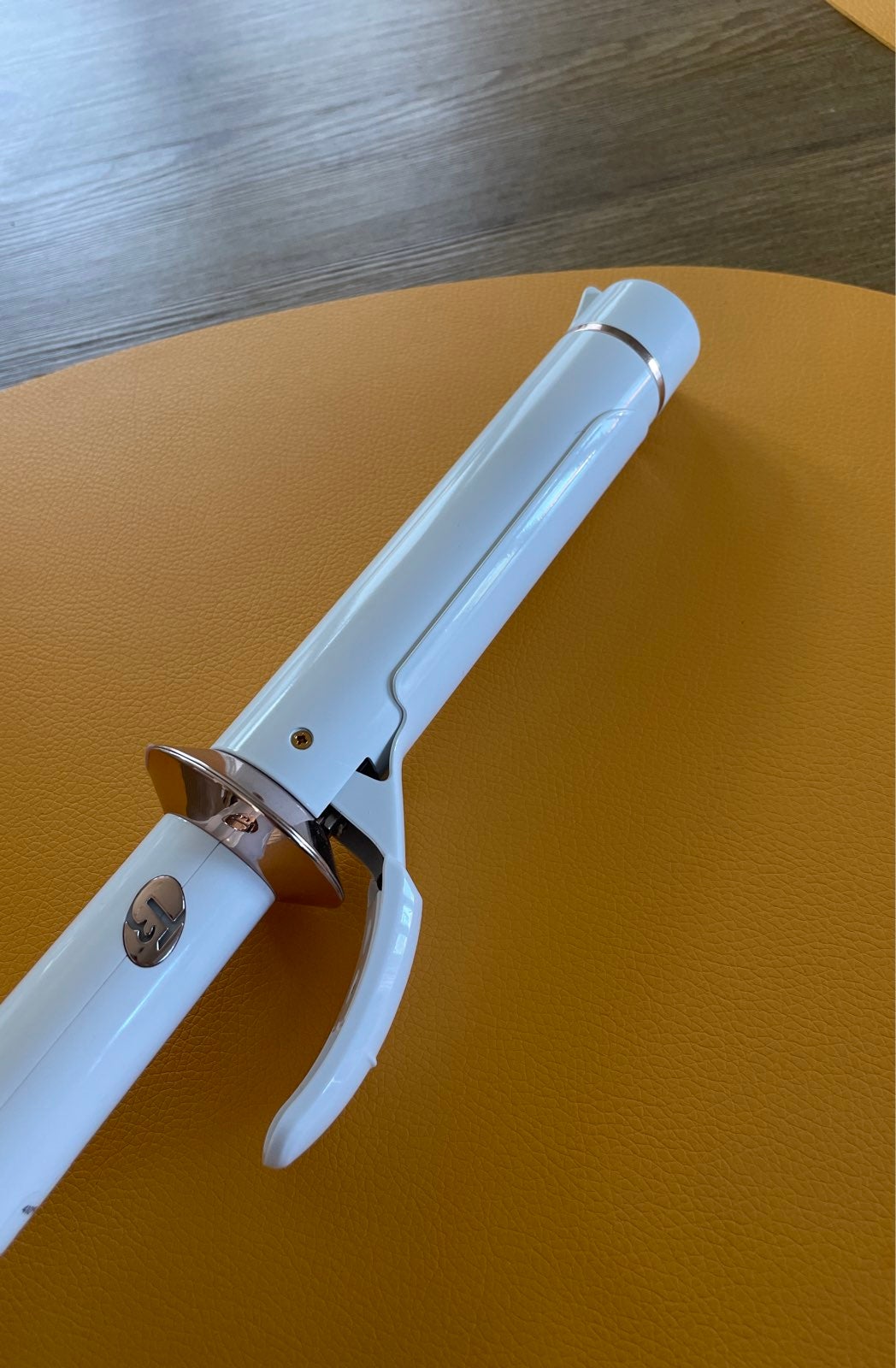 T3 curling iron 1/4 inch store barrel