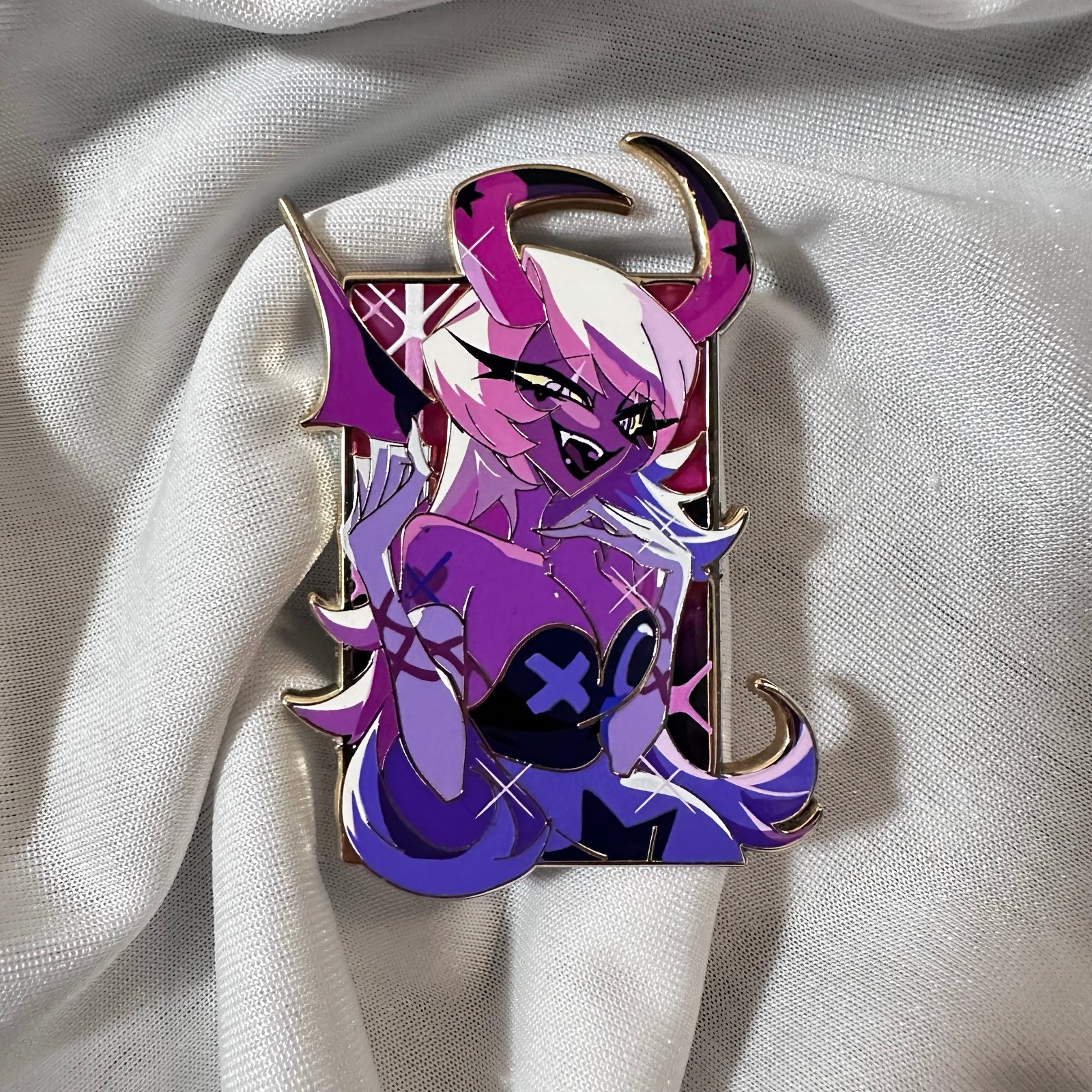 Verosika Fantasy Pin Gold - Hunterflowerpin
