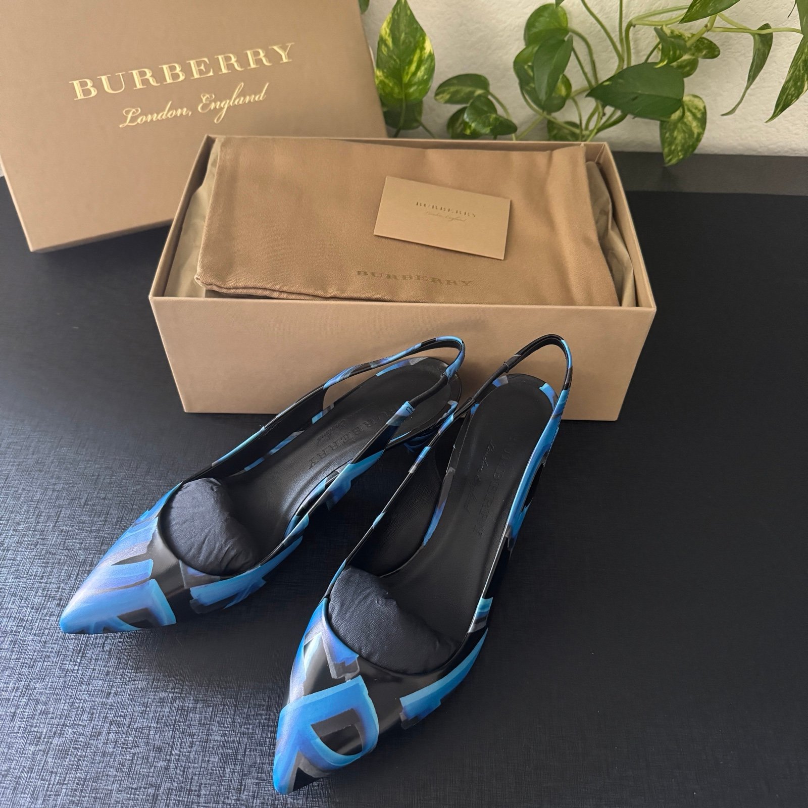 BURBERRY SLING BACK PUMP Size:8