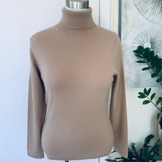 NWOT Pure collection 100% cashmere turtleneck beige sweater size M (8-10)