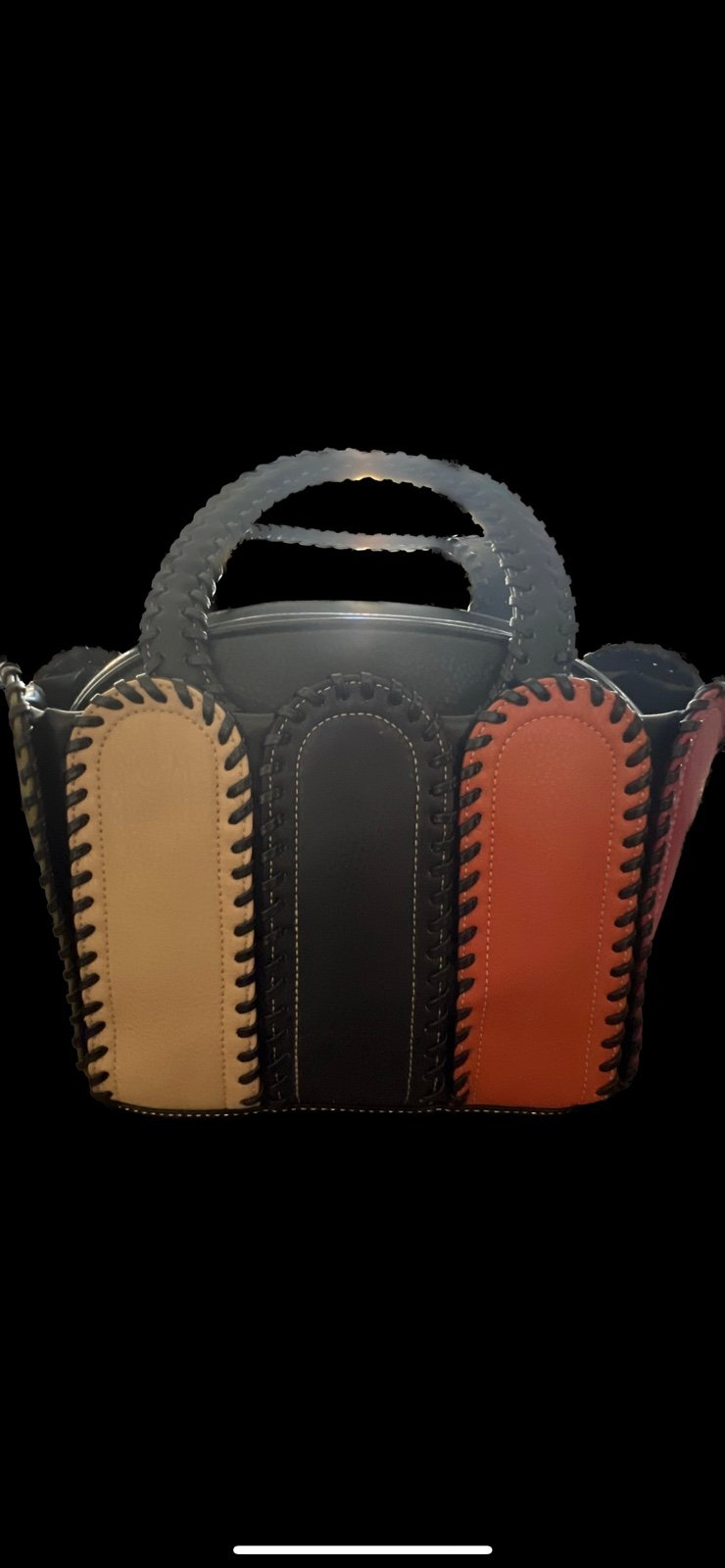 Colorblock bag with scalloped handle
