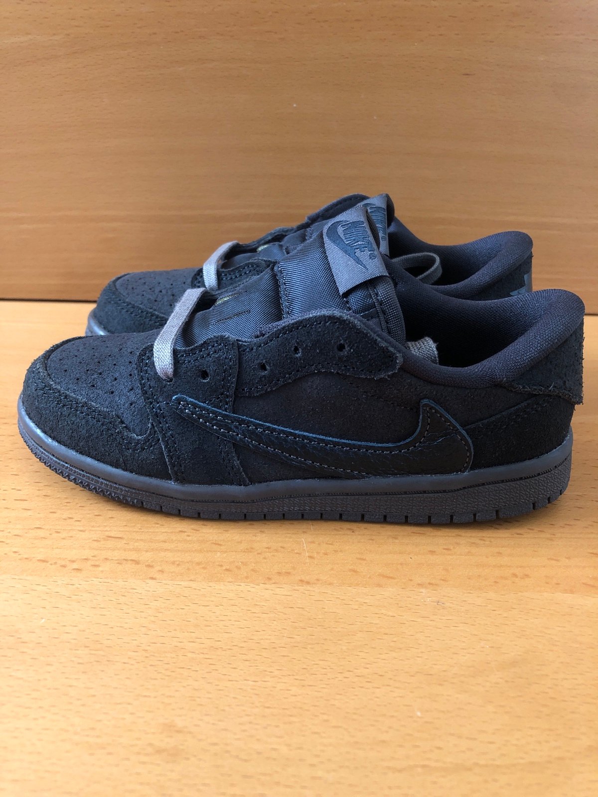 Travis Scott Jordan 1 low td S10C