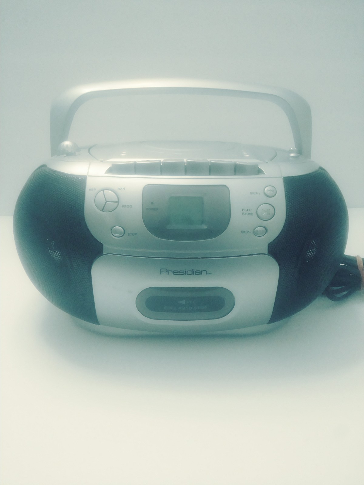 PRESIDIAN CD BOOM BOX PBB500 PLAYS CD, CD-Rs, CD-RWs, CASSETTE AM/FM RADIO