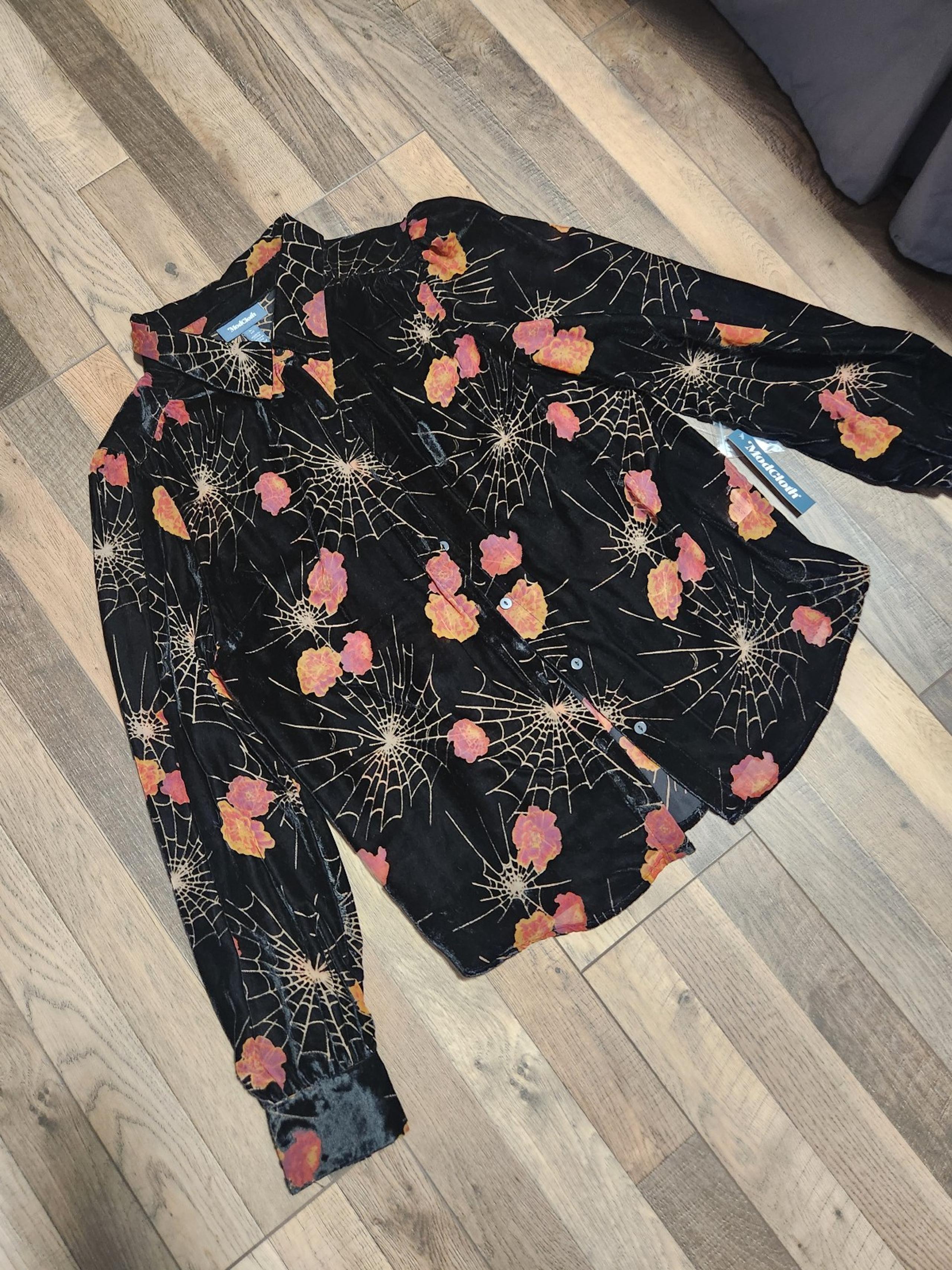 ModCloth Womens Long Sleeve Web Velvet Shirt Whimsygoth