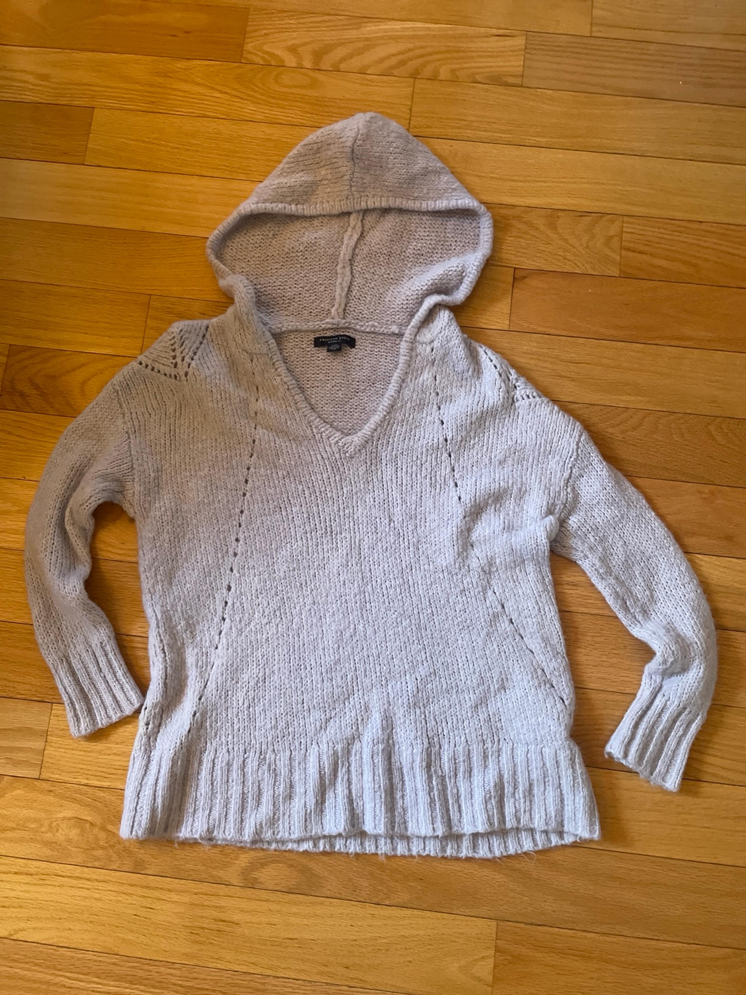American Eagle hooded sweater woman’s small
