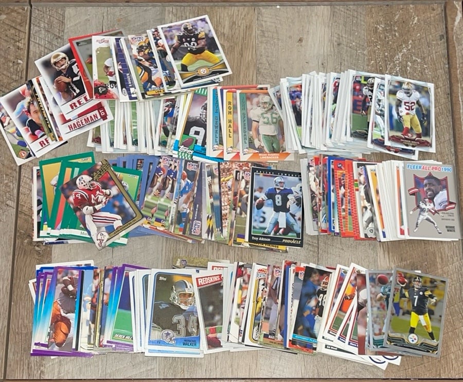 Lot of 350+ NFL Football Trading Cards