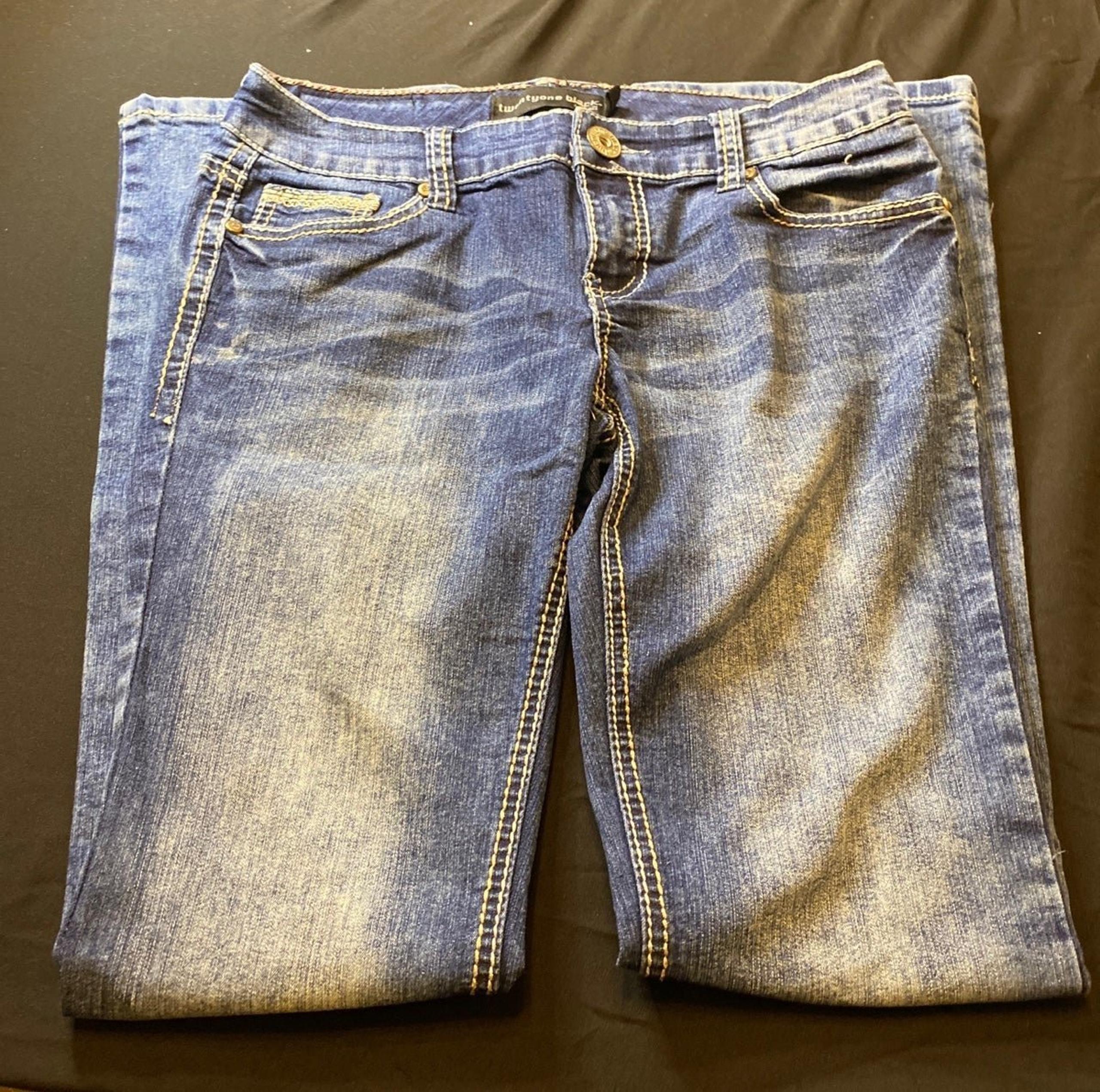 Women’s RUE21 bootcut jeans