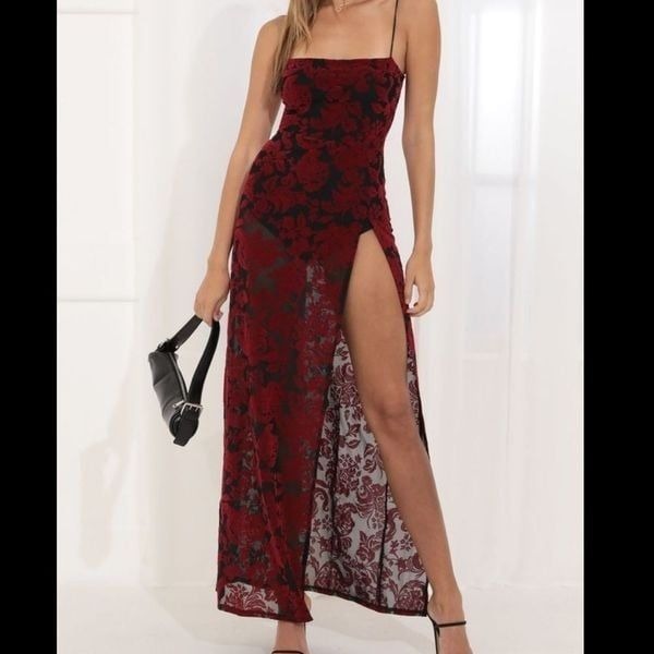 Lucy in the Sky Giana Red Velvet Burnout Maxi Dress Size Medium
