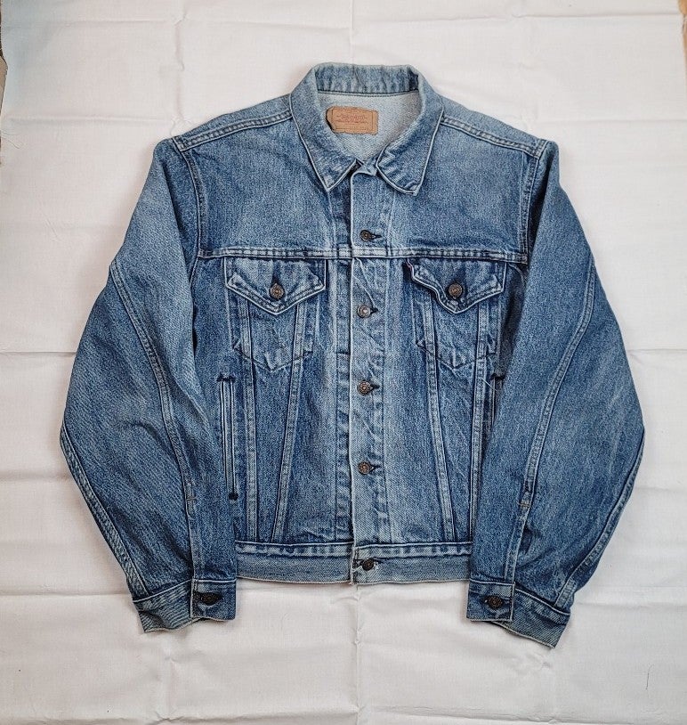 Vtg Levis Denim Trucker Jacket Made In USA Sz 46