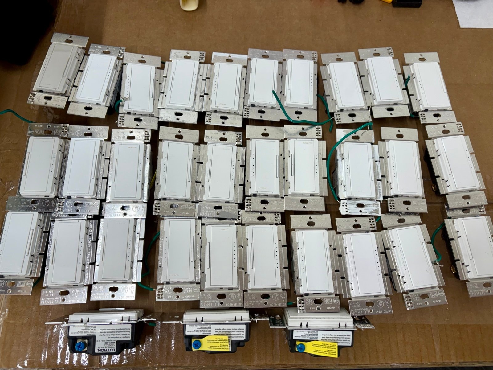 33 Lutron Maestro Electronic Low Voltage Dimmer, lot of 33 new and slightly used