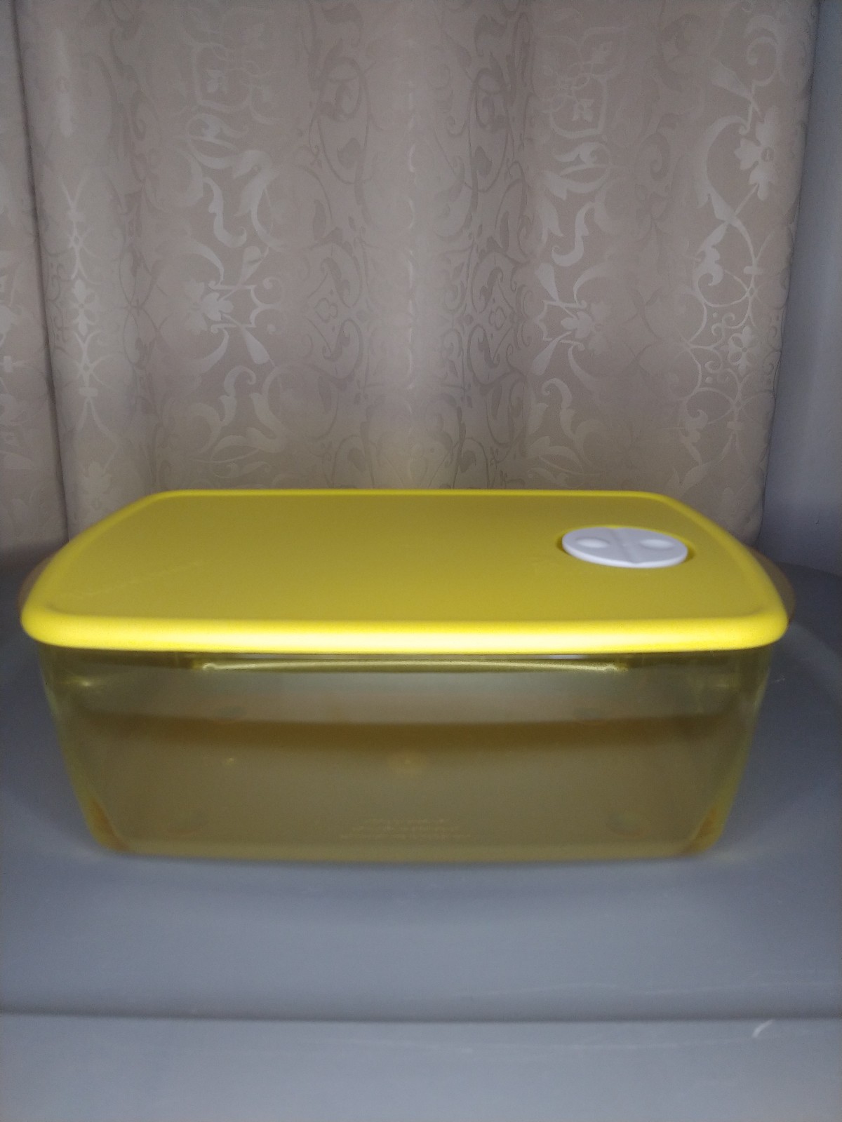 TUPPERWARE YELLOW CRYSTALWARE MICROWAVABLE BOWLS & COFFEE CUP