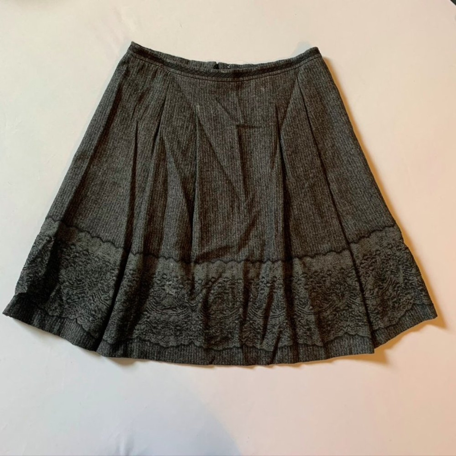 Elie Tahari Charcoal gray wool blend skirt 8