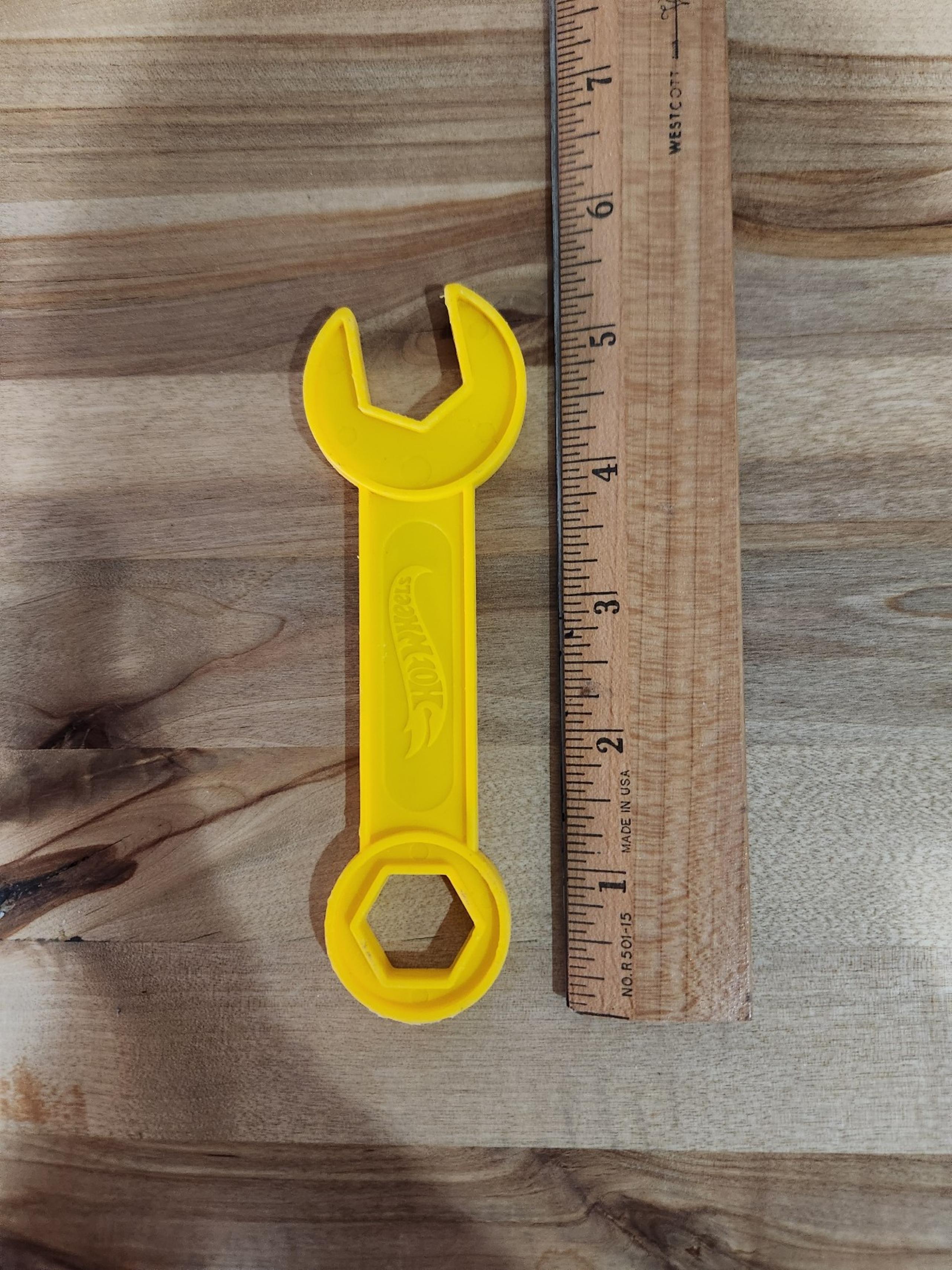 Hot wheels plastic play wrench
