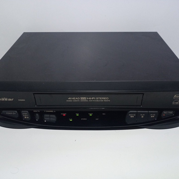 Quasar VHQ840 VCR No Remote- Works Great!