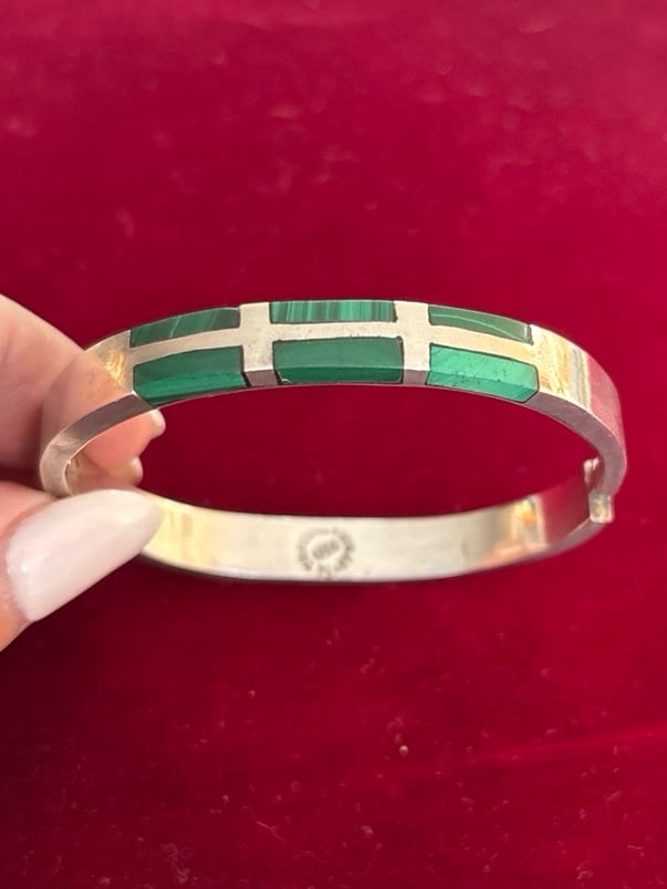 Sterling silver malachite bracelet pull up closure