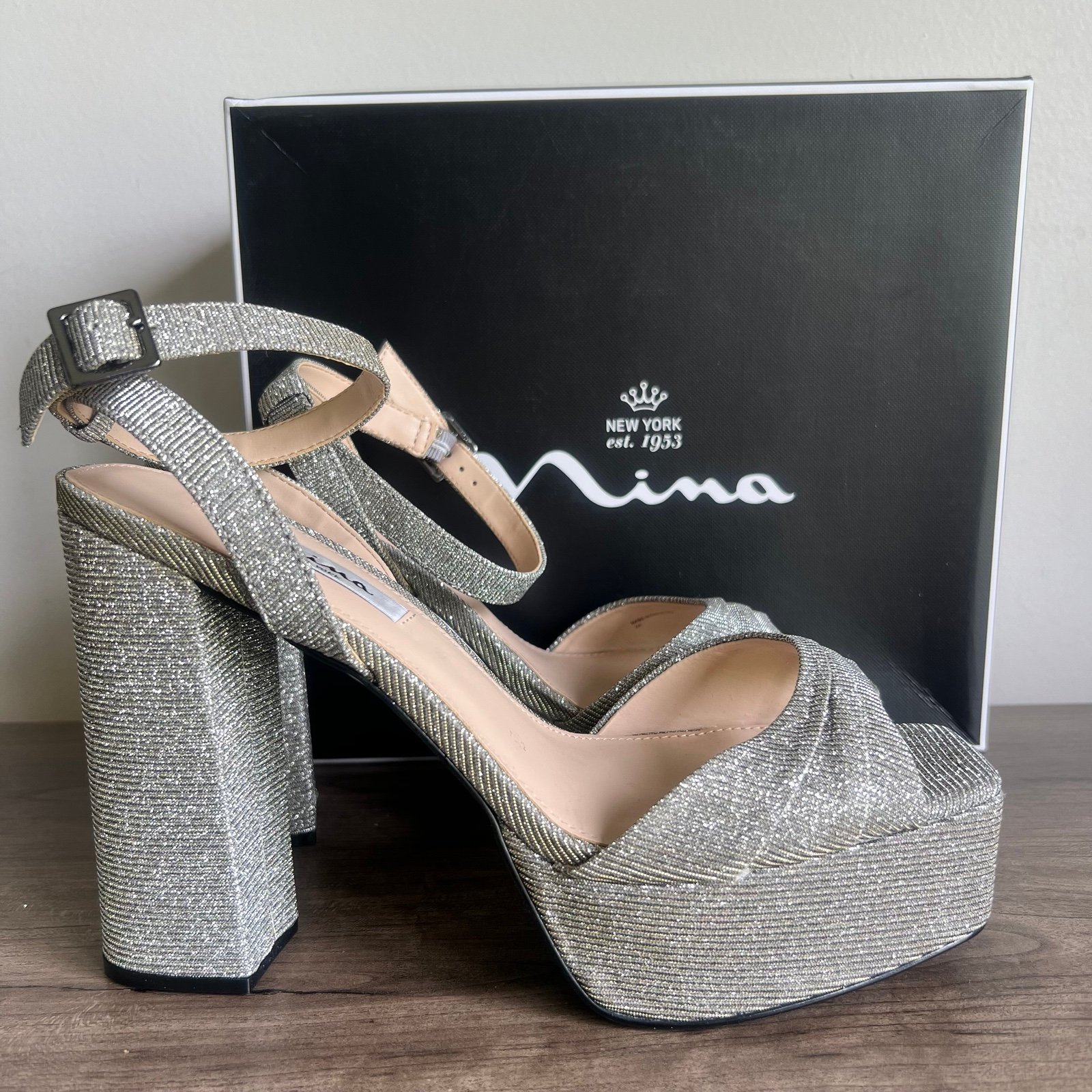 Nina Dorcas Steel Luna Shine Women's Platform Sandal Size 9.5 SKU#24767