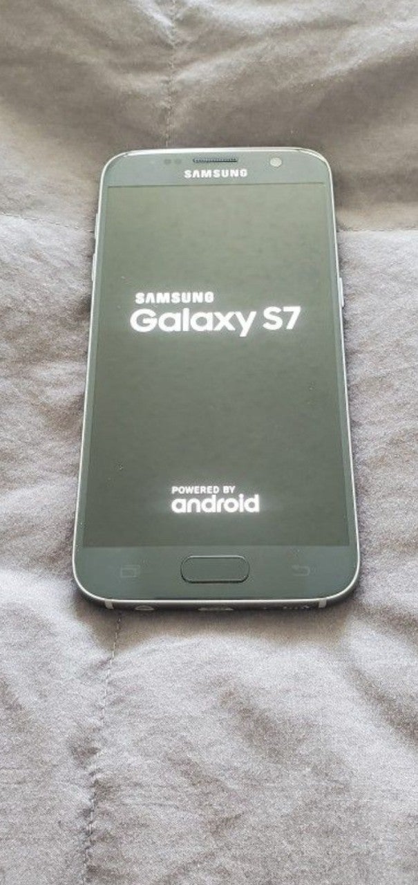 Samsung Galaxy s7 32GB in Black for Unlocked