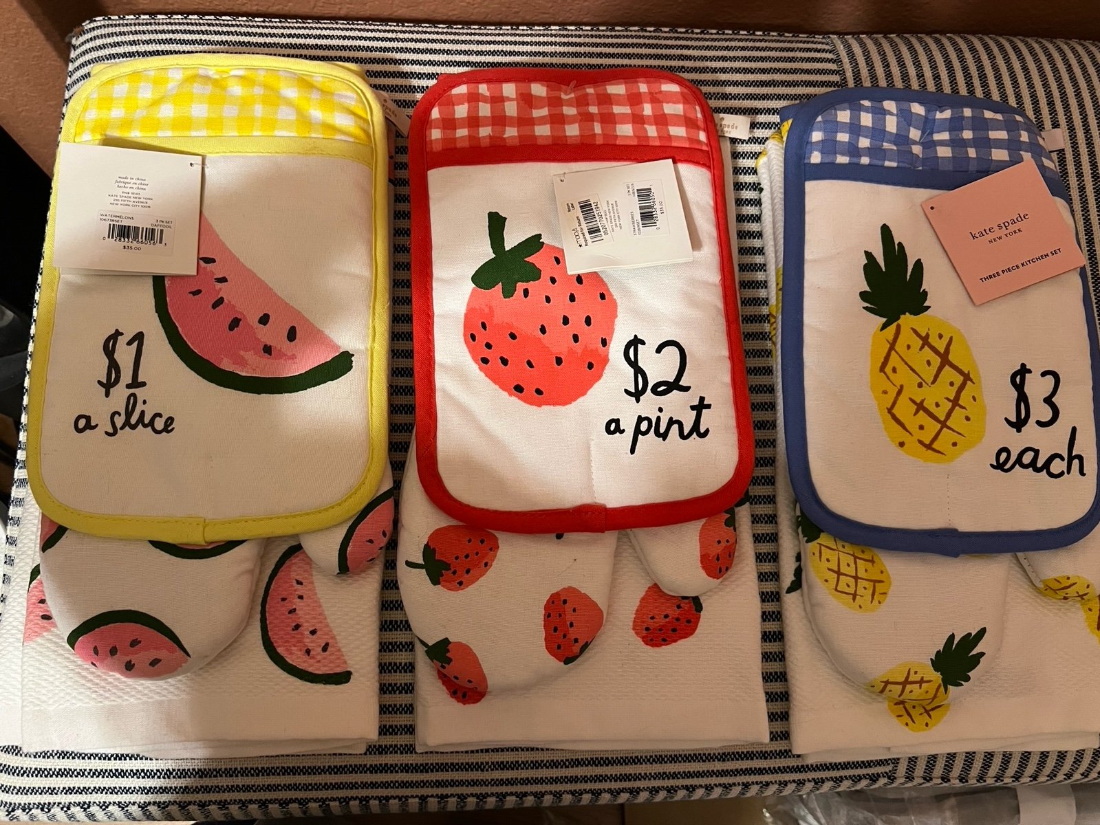 Kate Spade Kitchen Towels, Drying Mats and Oven Mitt Bundle