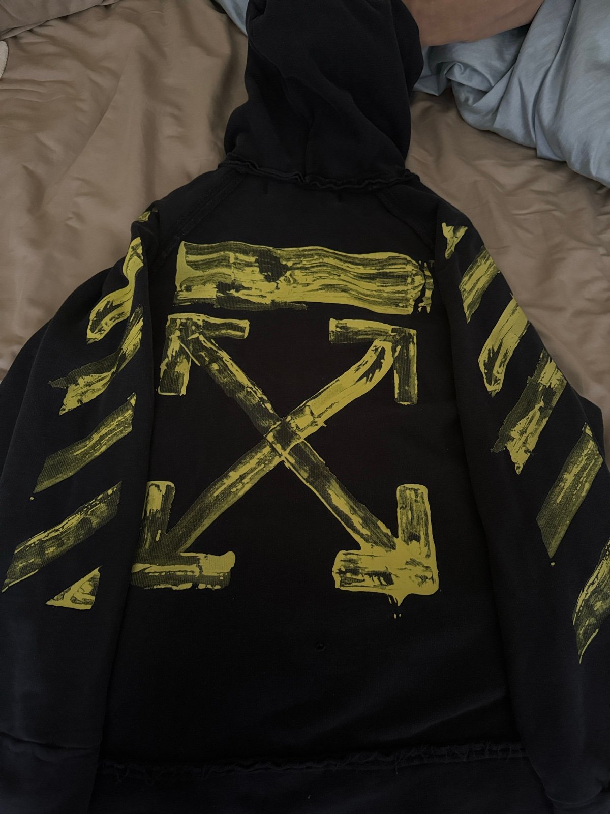 Off White Oversized Acrylic Arrows Hoodie Black/Yellow XL Size