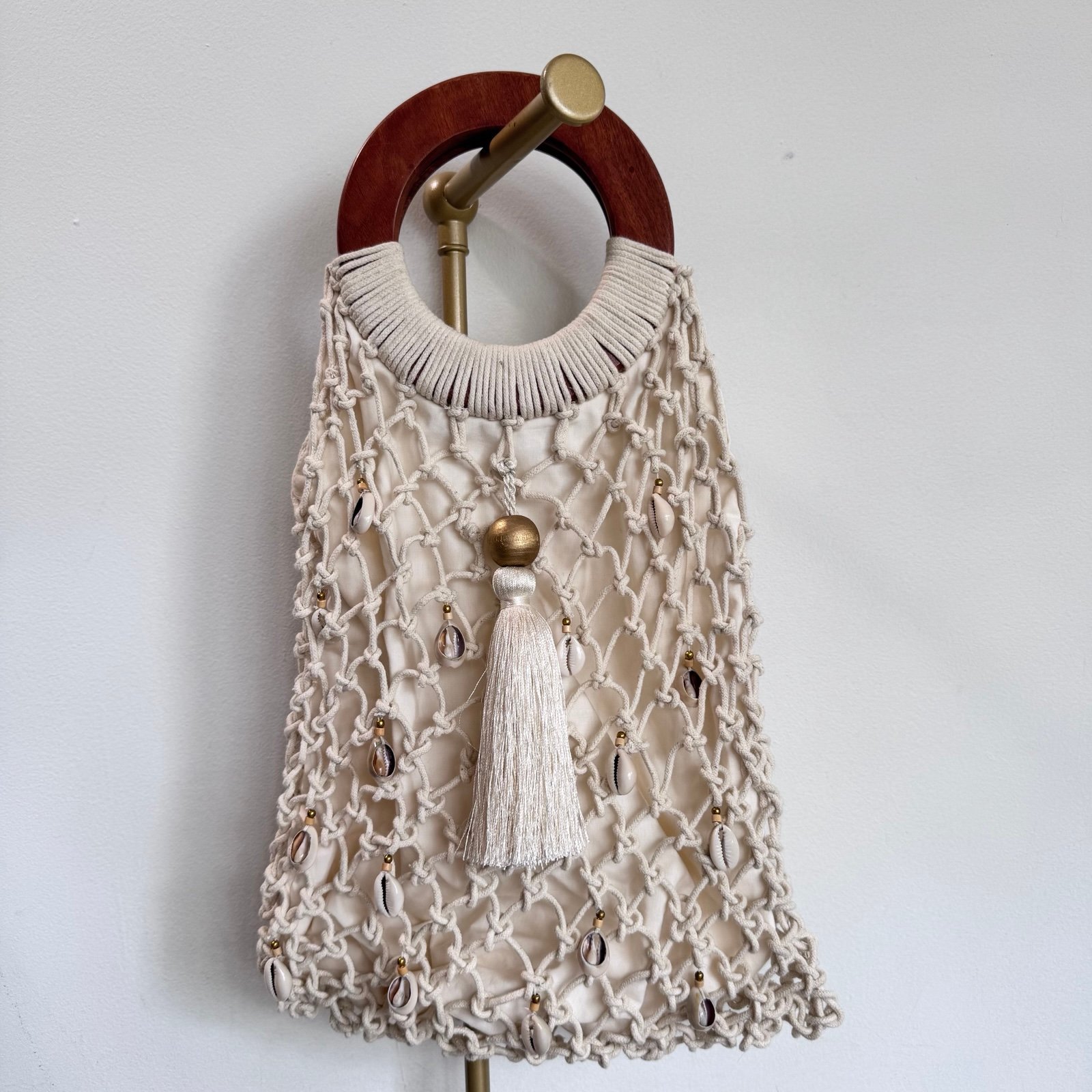Anthropologie Shiraleah Macrame Handbag Fringe Tassel Beachy Coastal Wood Handle