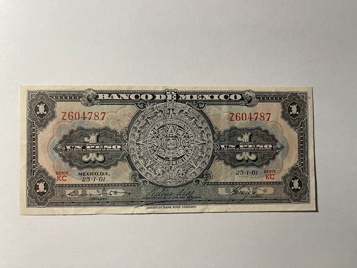 1961 Mexico Banco de Mexico 1 Peso Banknote Series KC (Z604787) Uncirculated