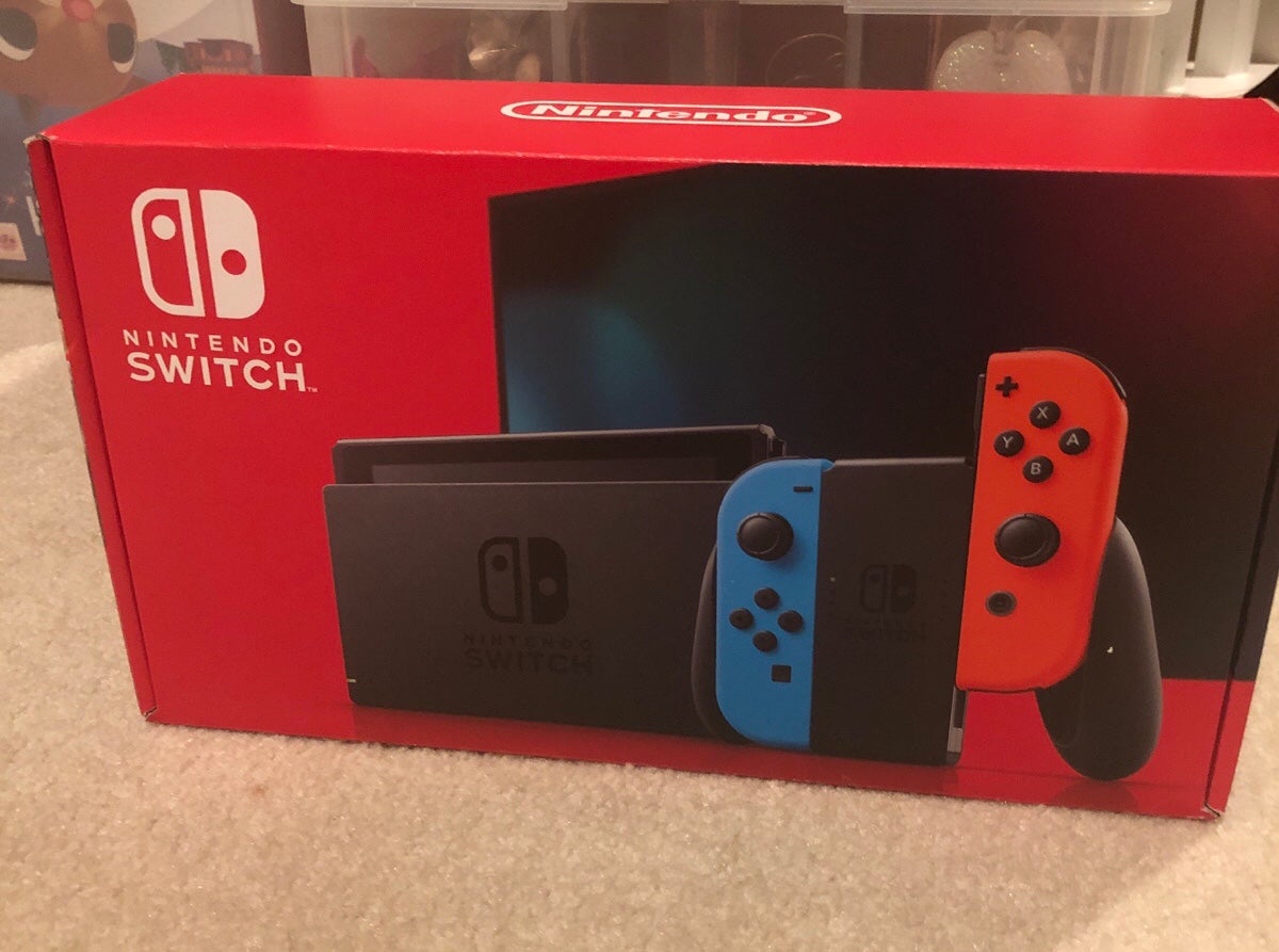 Nintendo Switch in Neon Blue/Neon Red