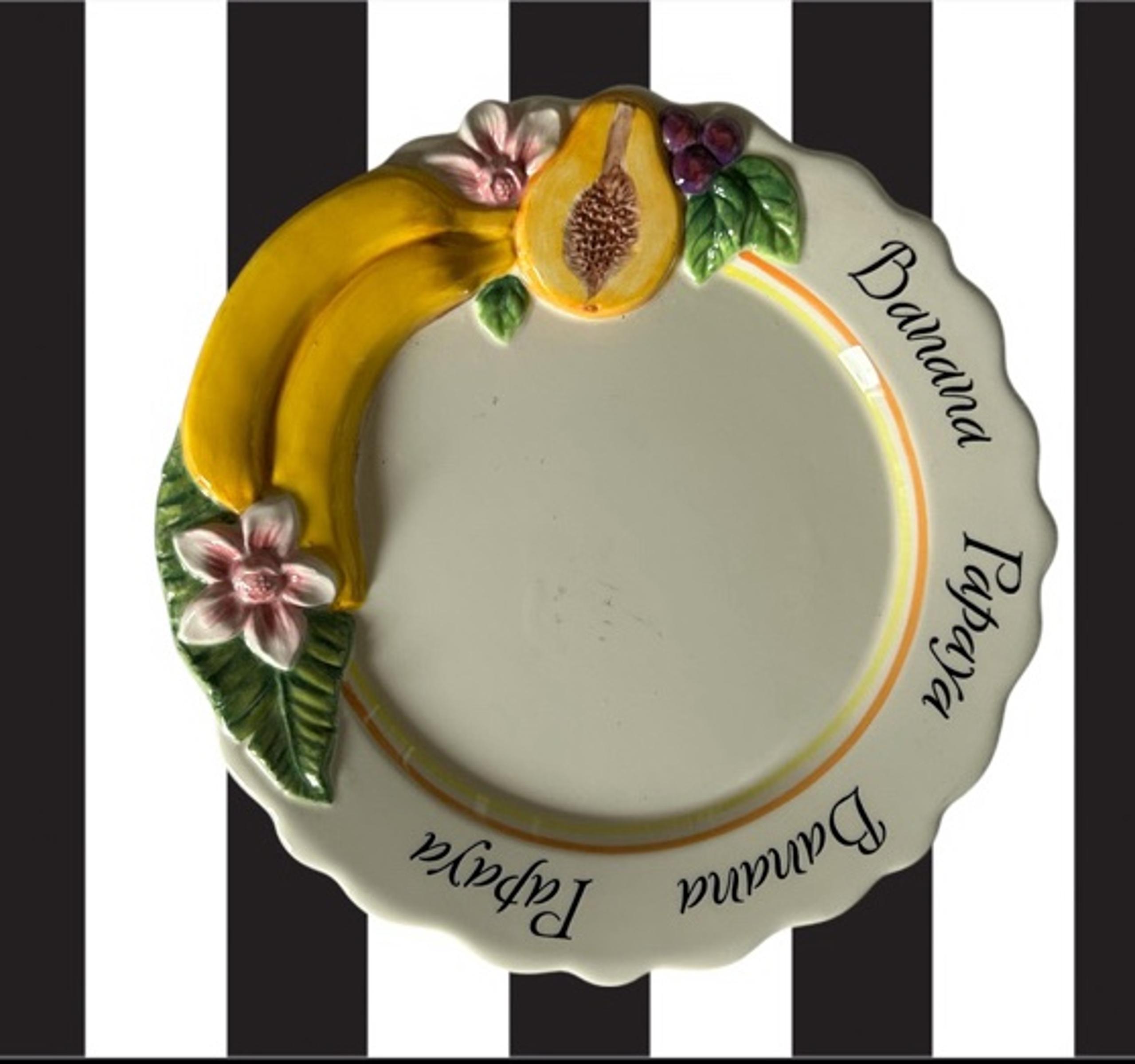 Bella Casa by Ganz  3D BANANA  PAPAYA Scalloped Plate