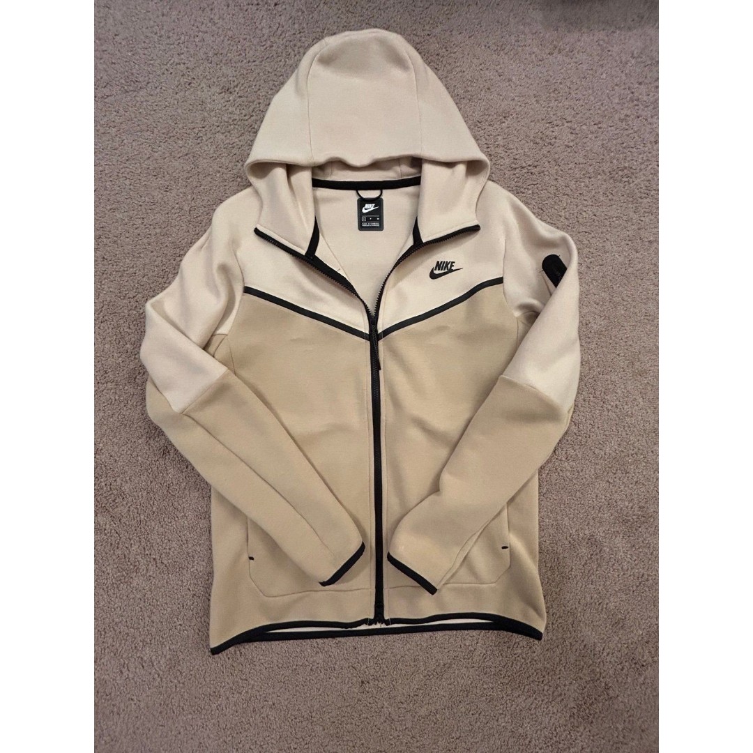 Nike tech size small 2nd season