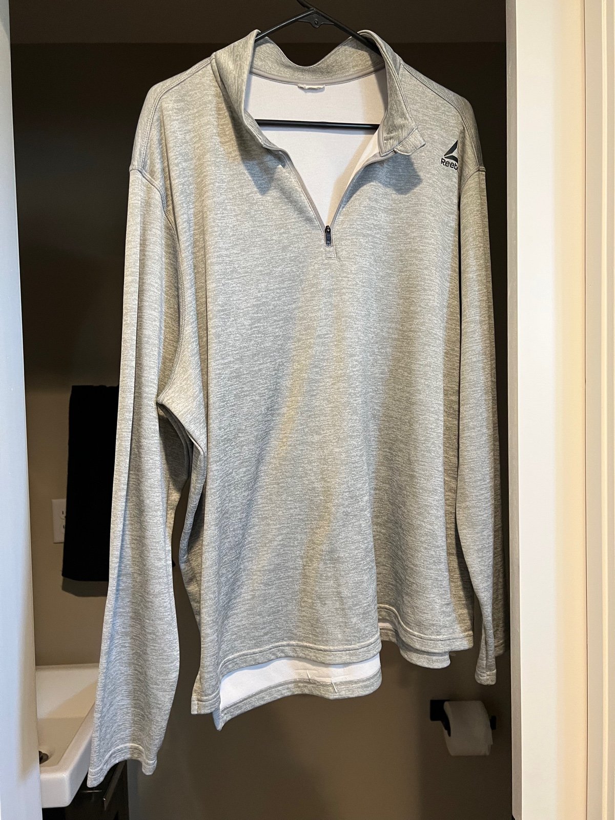 buy brand XXL Reebok Mens Lightweight Zip Half Men buy brand XXL Reebok Mens Lightweight Zip Half Men