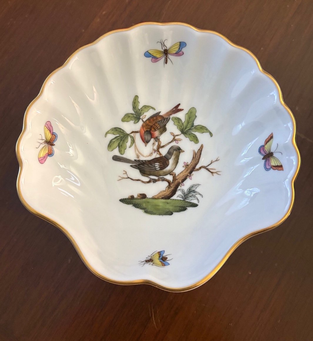 Herend Rothschild Bird Shell-shaped dish