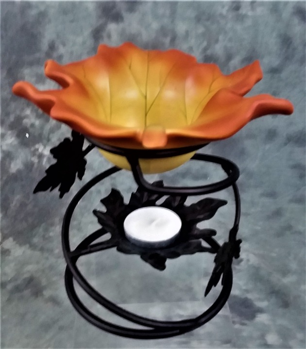 PartyLite Whispering Leaf Wax Warmer