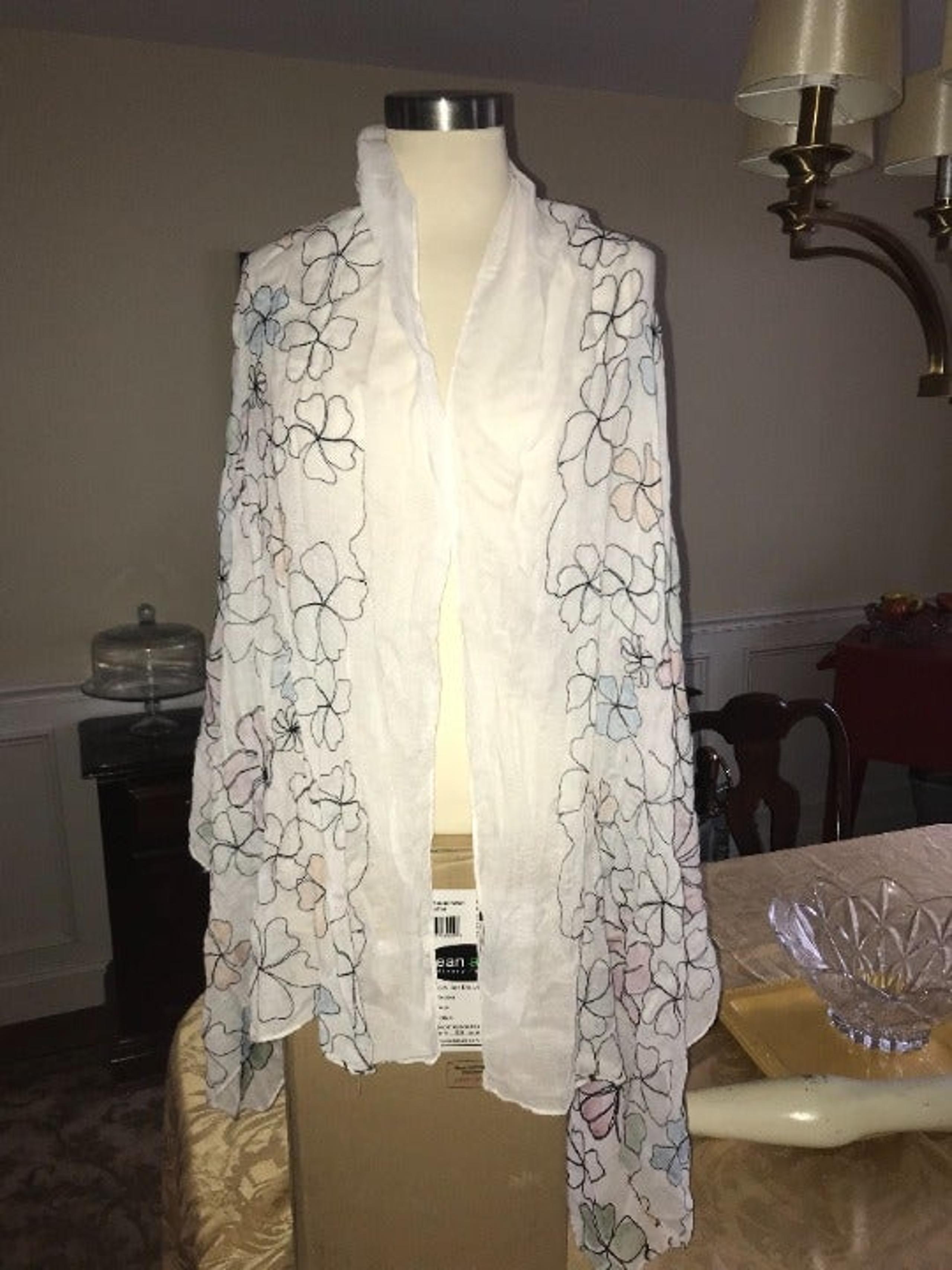 lulla collection BY BINDYA 100% POLYESTER white floral leightweight scarf