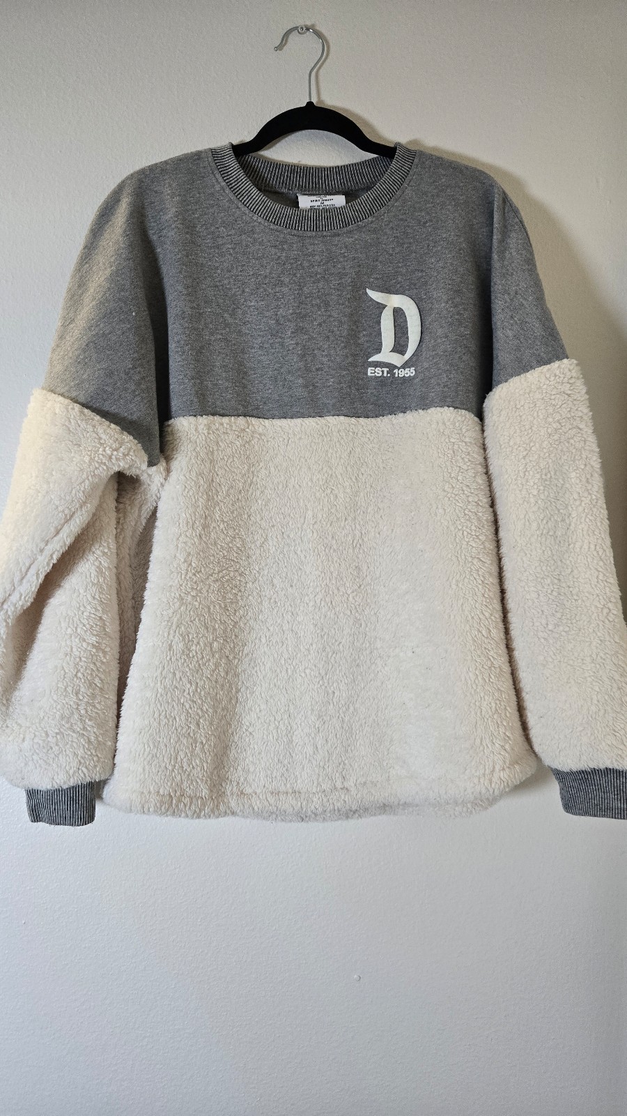 Disneyland Resort Logo Sherpa Fleece Spirit Jersey Disney Parks Medium