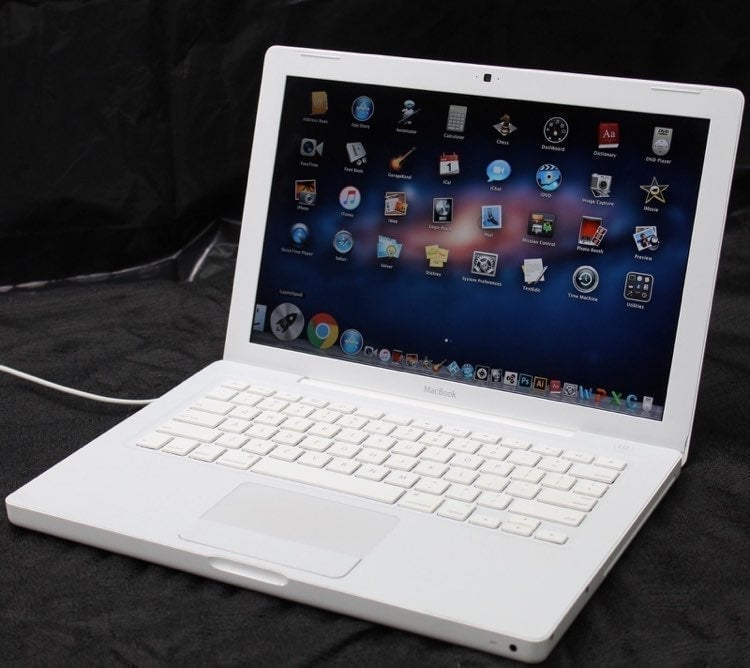Apple MacBook Laptop 13 with Charger