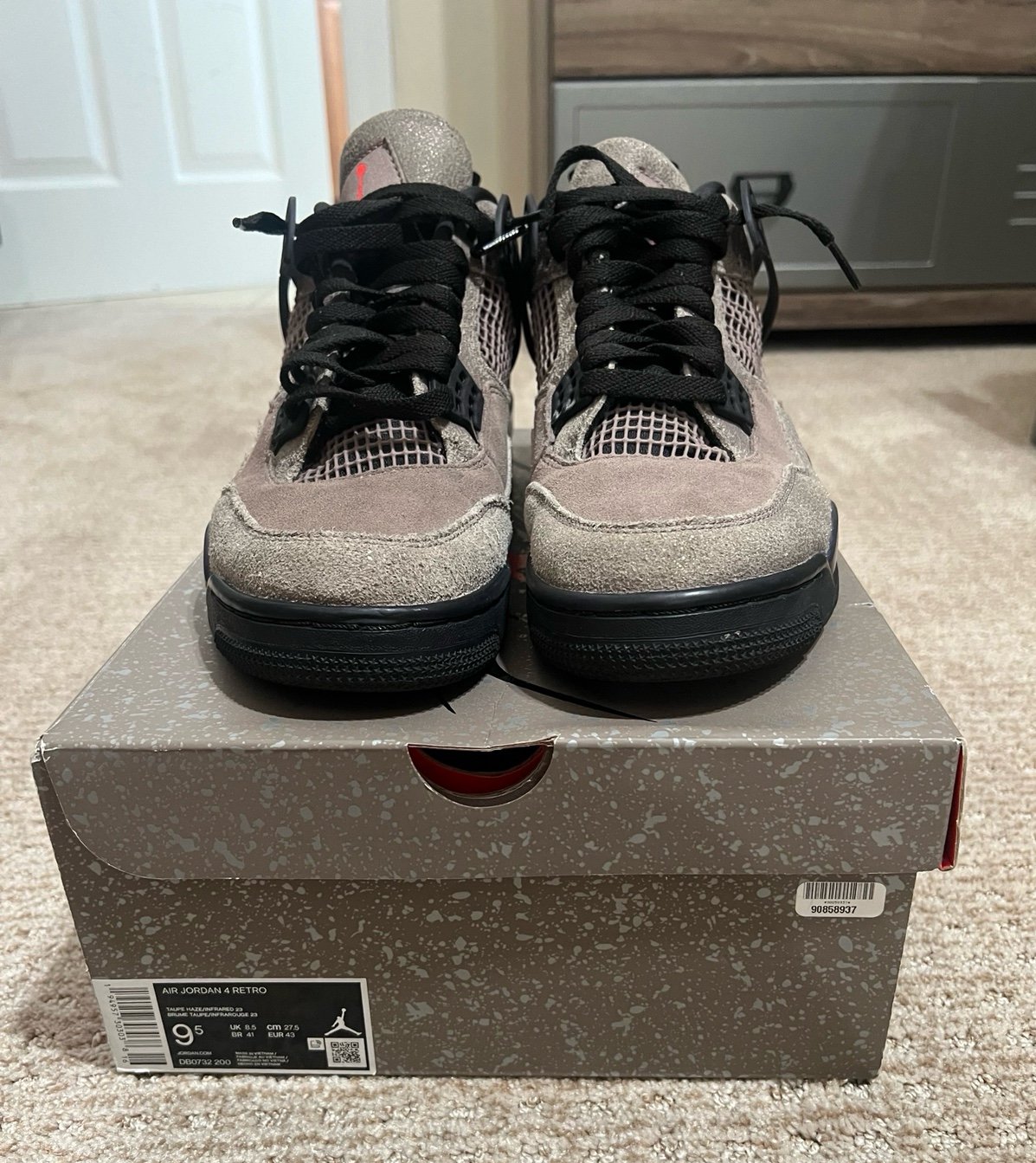Jordan 4 Taupe Haze 9.5