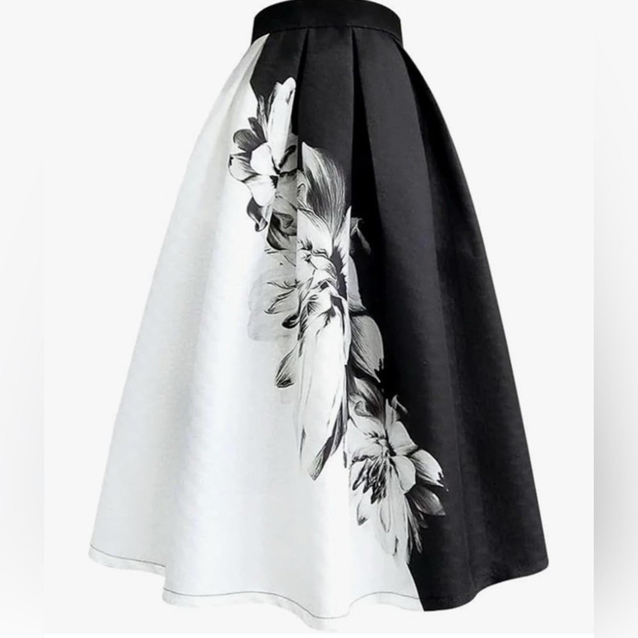 Shein beautiful plus size long skirt with floral designs size 2xl