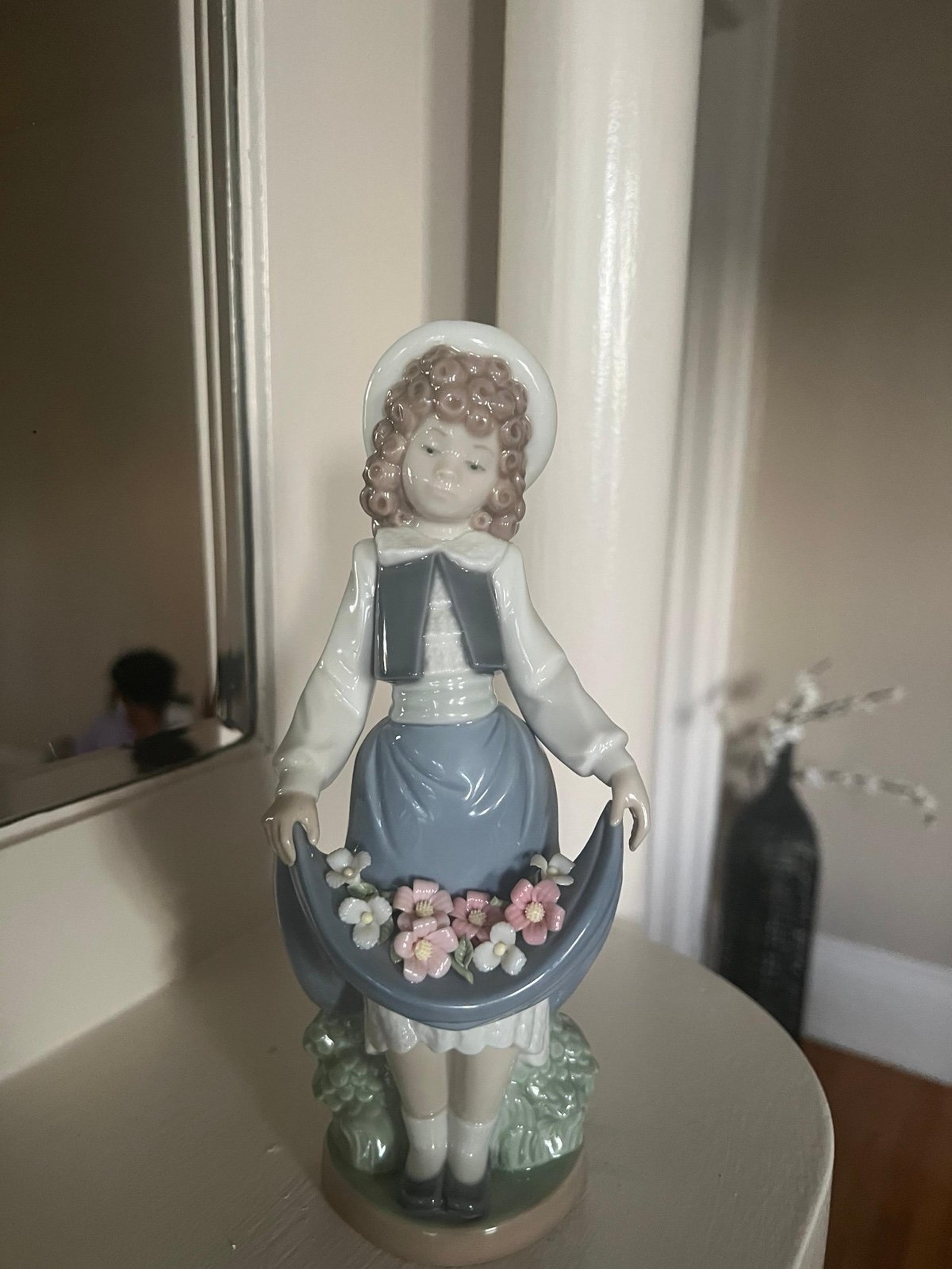 Very Charming Lladro Girl with Flowers