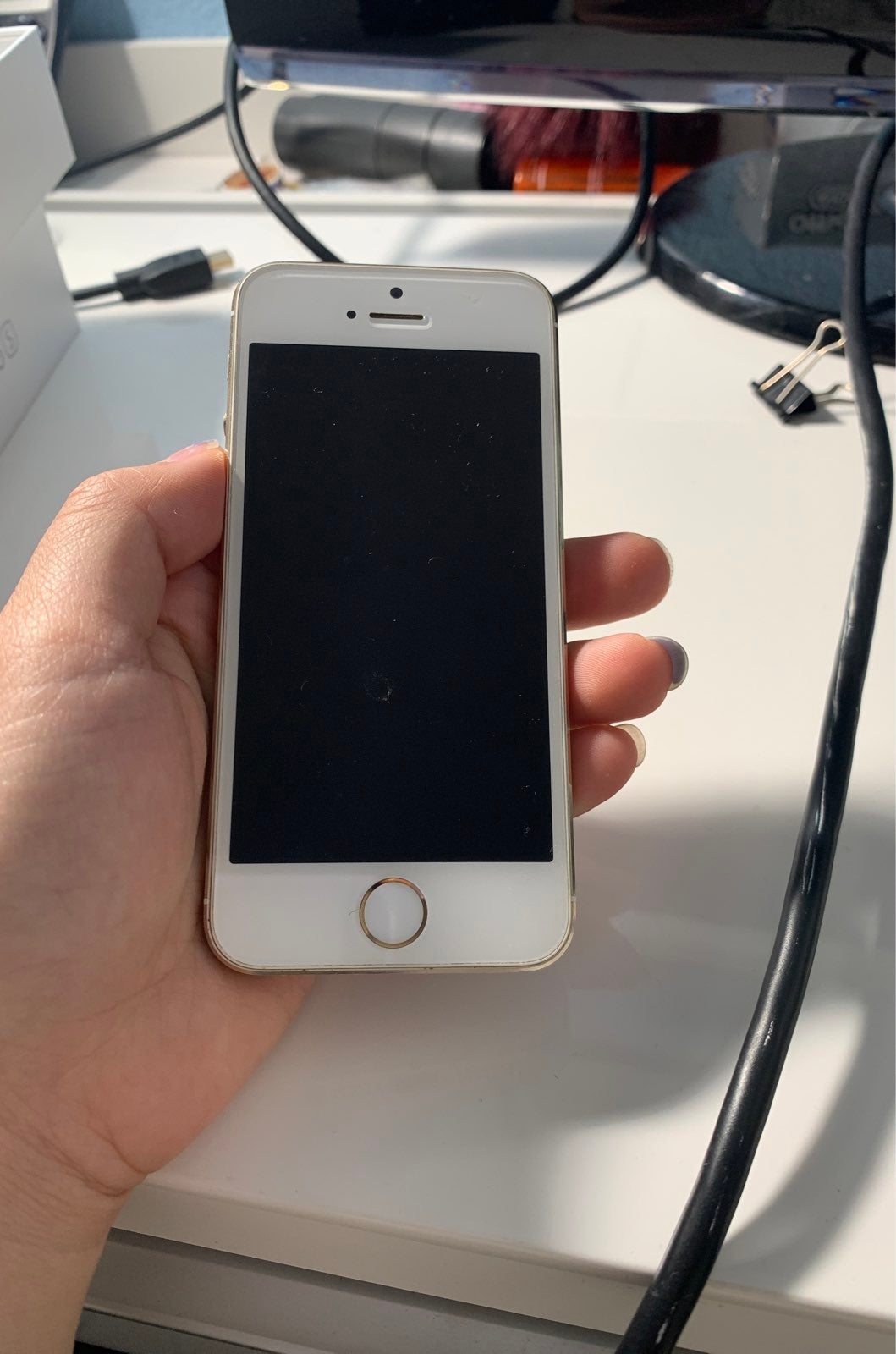 iphone 5s with box and case