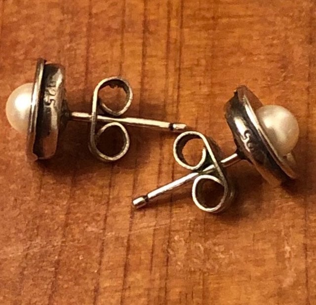 Silpada Sterling Silver Pearl Earrings on Posts P0486